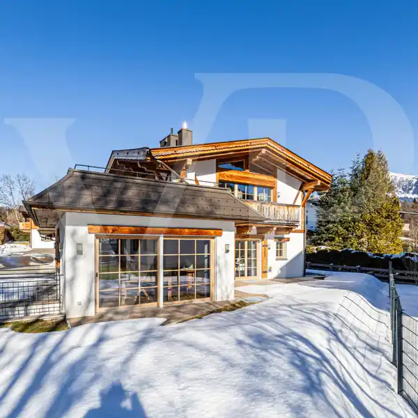 EXCLUSIVE LIVING WITH A VIEW OF THE KITZBüHELER HORN