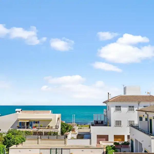 CHALET WITH HOLIDAY RENTAL LICENSE AND POOL JUST A FEW STEPS FROM THE SEA IN SON SERRA DE MARINA