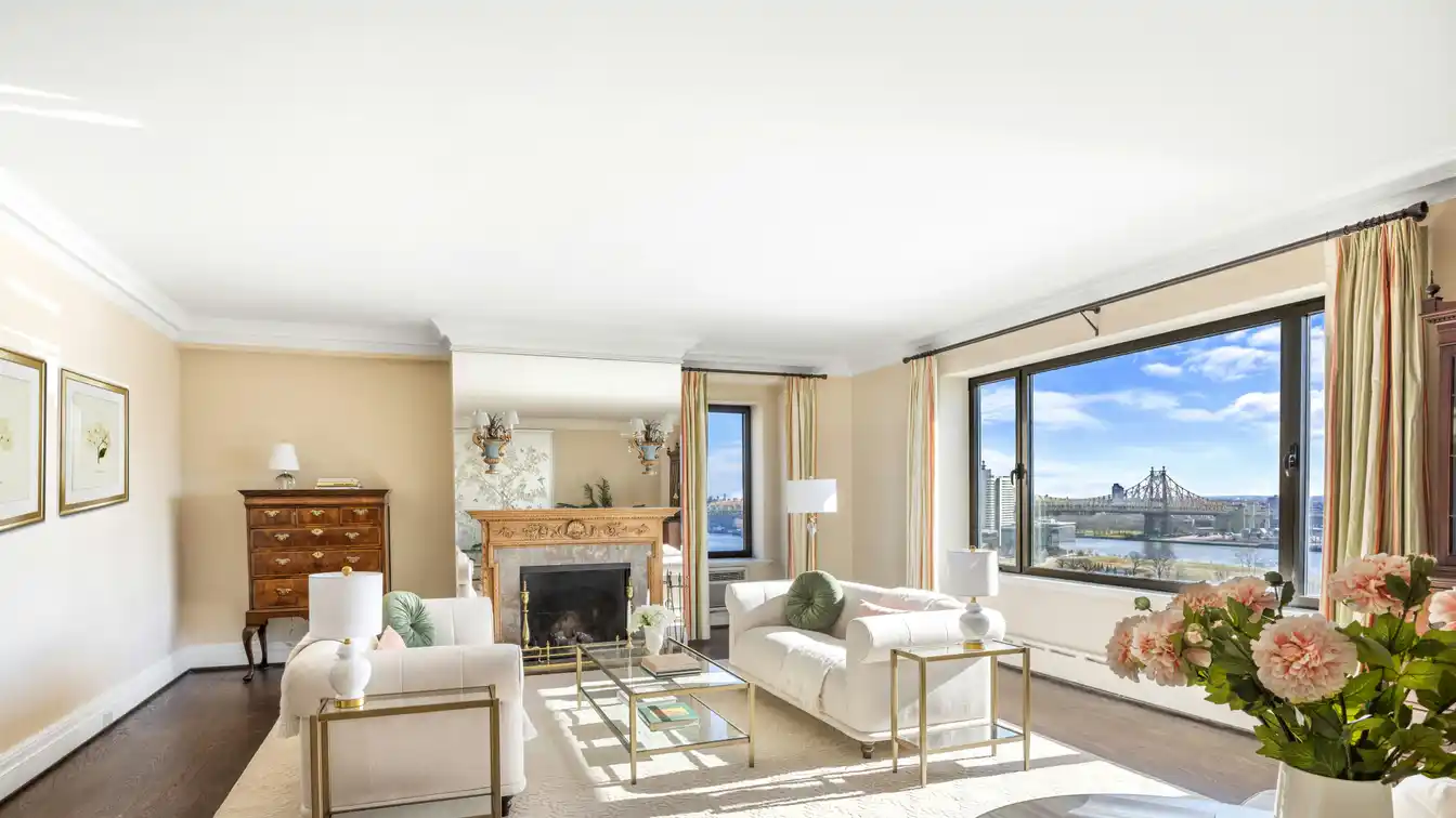 Exceptional Top-floor Home in the Iconic One Beekman Place