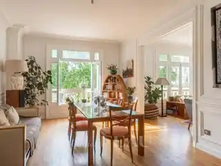 Magnificent Corner Apartment