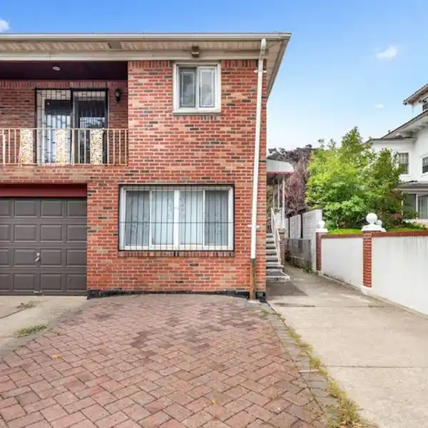 REMARKABLE OPPORTUNITY IN A PRESTIGIOUS NEIGHBORHOOD