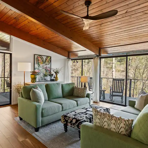BEAUTIFULLY DESIGNED MID-CENTURY MODERN HOME