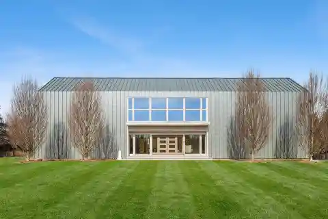 Exquisite Contemporary Barn