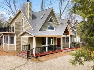 Gorgeous Retreat in Gowdy Shores