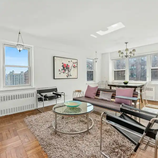 SUNNY AND QUIET CORNER HOME