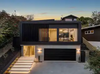 Cutting Edge Luxe in the Bays