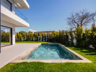 Three-floor Modern Villa