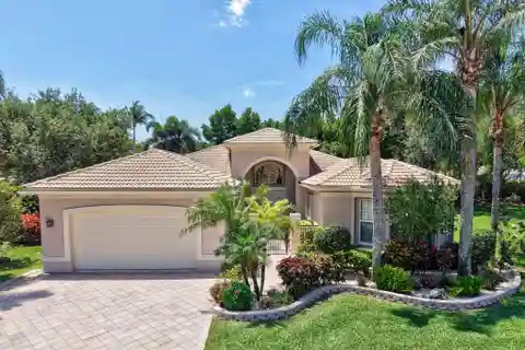 Perfectly Maintained Home in Valencia Palms
