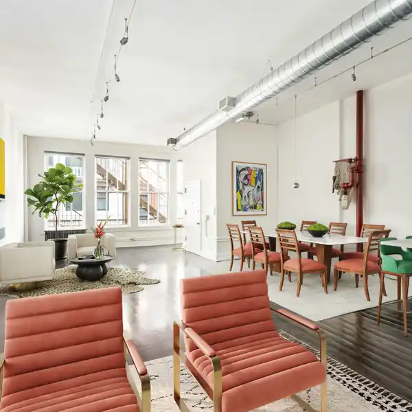 SPRAWLING CLASSIC LOFT