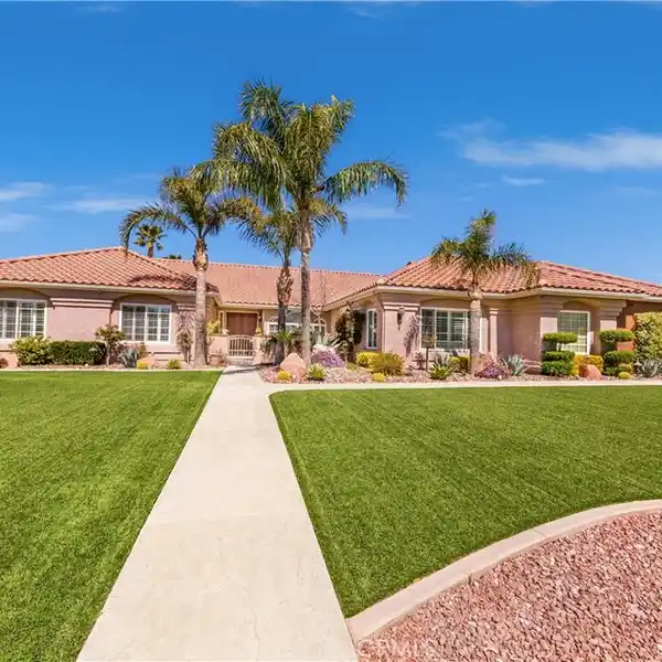 EXPANSIVE ESTATE