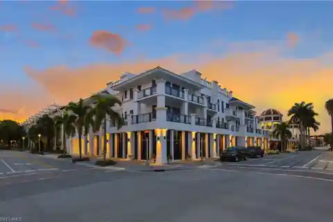 Great Opportunity in Olde Naples