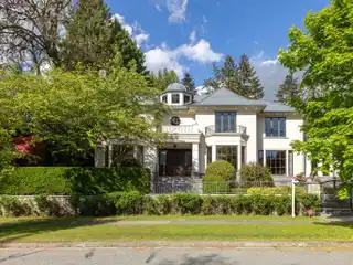 Carefully Designed and Crafted Mansion