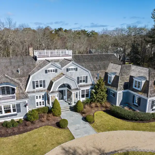 UNMATCHED LUXURY AND COASTAL CHARM