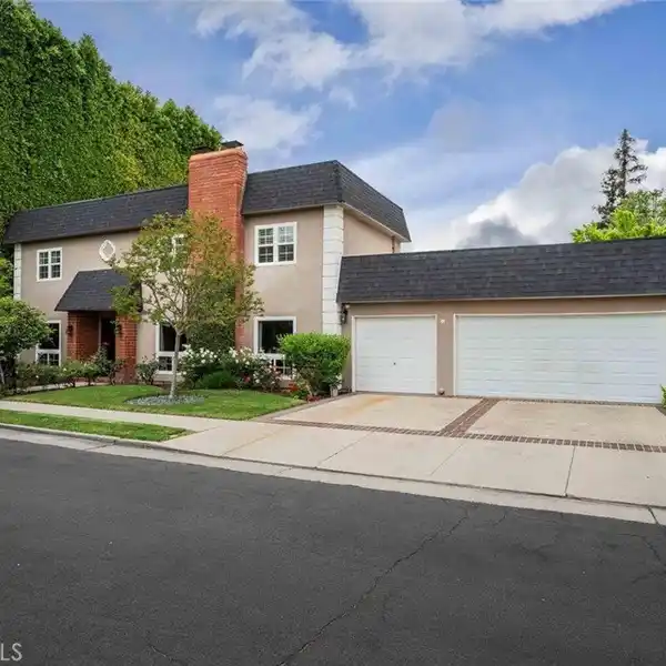 MOVE-IN READY GEM