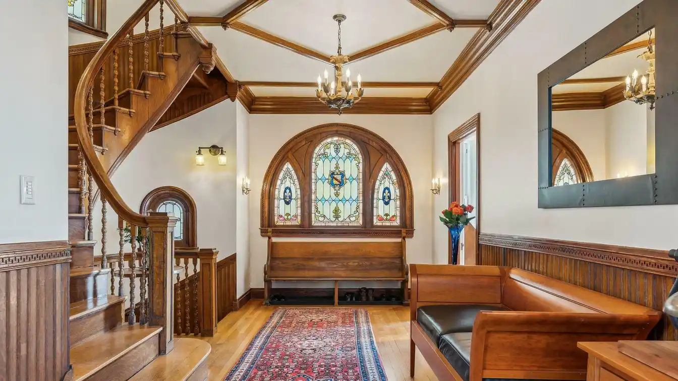 The Perfect Blend of Elegance and History