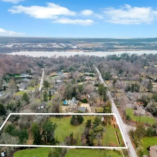 EXCEPTIONAL TWO-ACRE PARCEL IN ROSLYN HARBOR