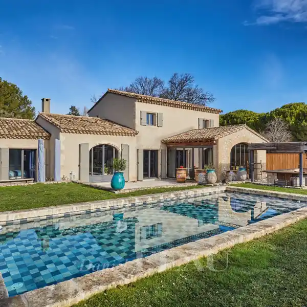 NEWER LUXURY WITH CLASSIC STYLE