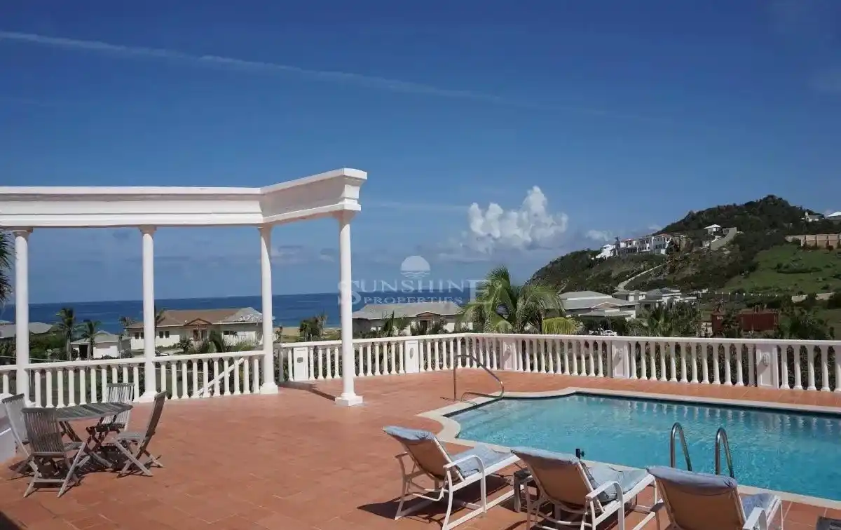 Luxurious Retreat in Philipsburg's Coveted Seclusion