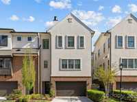 GORGEOUS TOWNHOME IN THE HEART OF SOUTHPARK