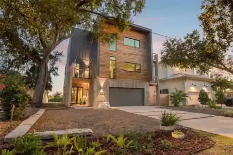 Luxury Waterfront Living in Isles of Old Tampa Bay