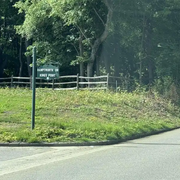 A PRISTINE ACRE IN KINGS POINT