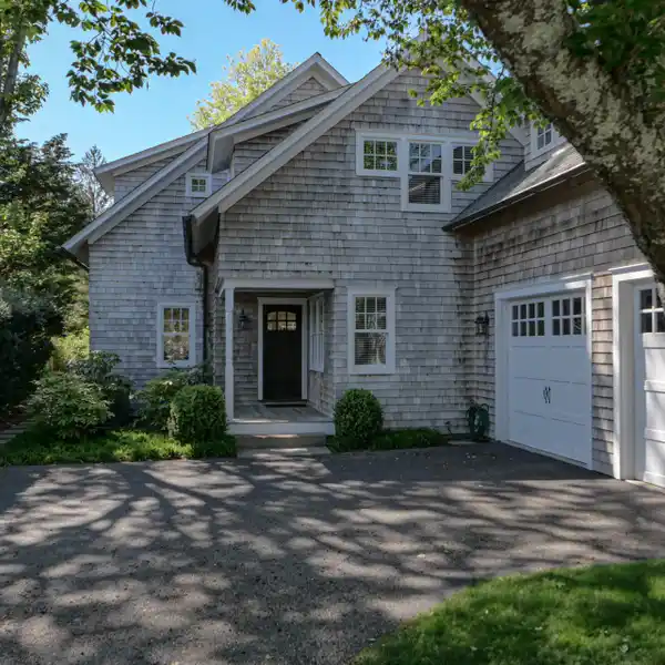 PERFECT TRADITIONAL EAST HAMPTON VILLAGE RENTAL