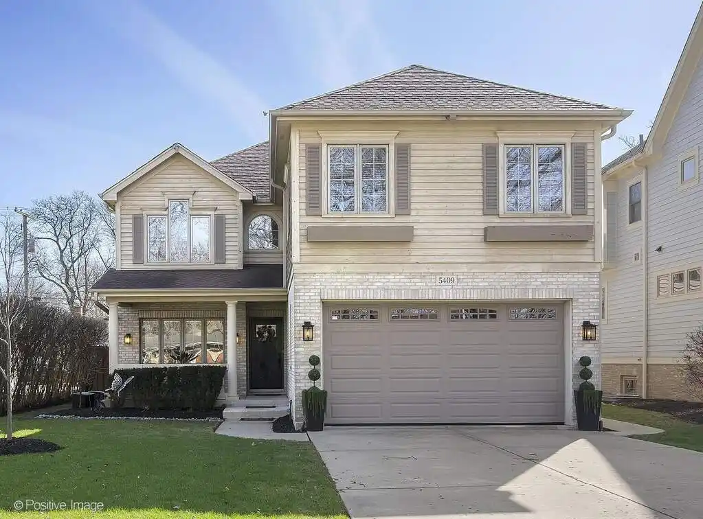 Expansive Home on a Quiet Cul-de-sac
