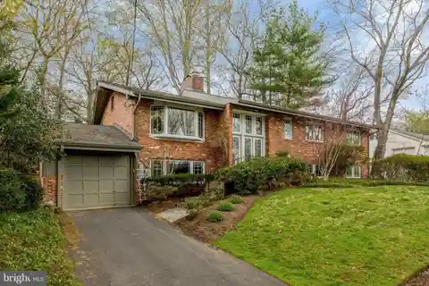 Beautifully Maintained Home in Sought-after Chesterbrook Woods