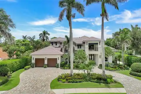 Luxurious Park Shore Living Awaits You