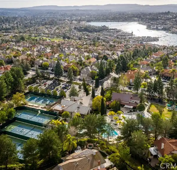 ENTERTAINER’S DREAM IN EXCLUSIVE GUARD-GATED COMMUNITY