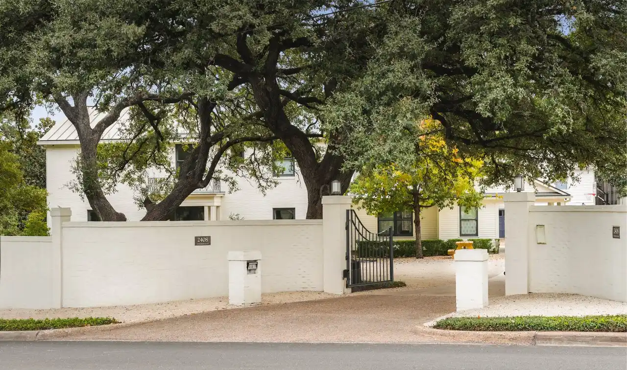 Remarkable 1939 Residence in Old Enfield