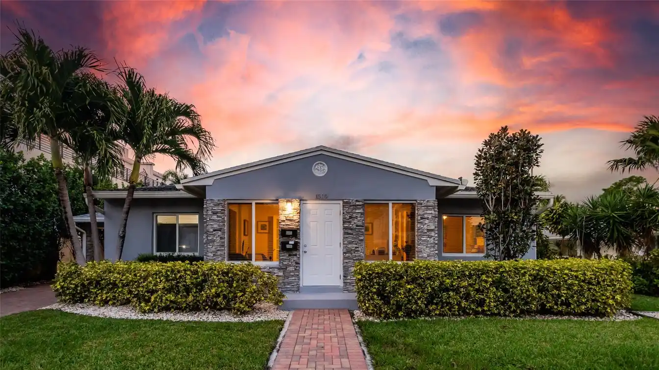 Stunning Renovated Home in Victoria Park