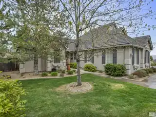 Well-maintained Home in a Prestigious Community