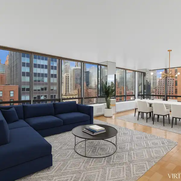 EXPANSIVE CITY-VIEW RESIDENCE AT PRESTIGIOUS UN PLAZA