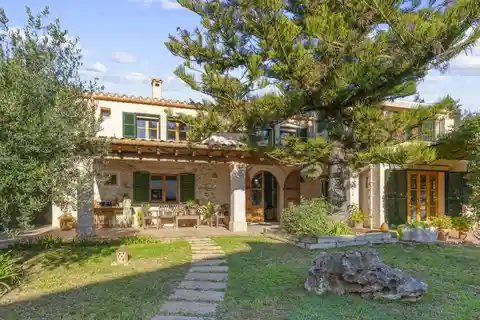 Village House in the Center of Llubí