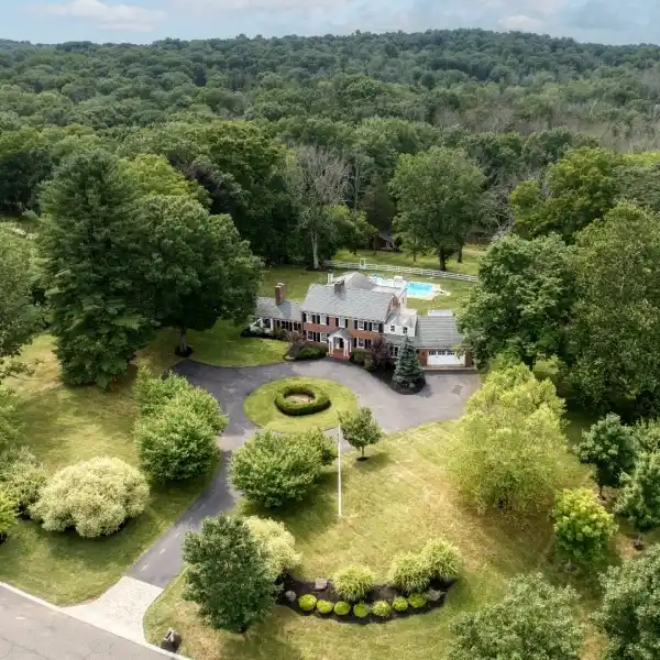 BEAUTIFULLY RENOVATED ESTATE HOME ON 10 ACRES IN ROCKABYE VALLEY