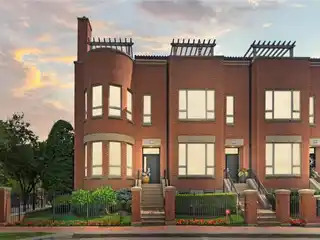 End-unit Row Home in Coveted Kirkwood