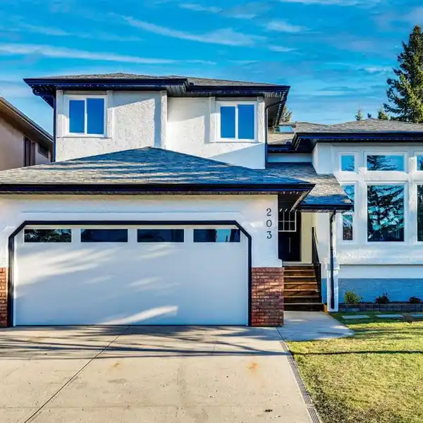 EXTENSIVELY RENOVATED HOME IN DESIRABLE EDGEMONT