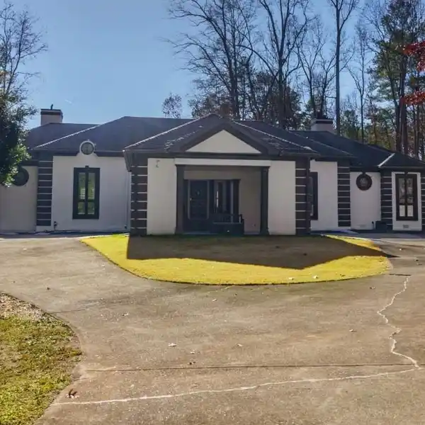 EXQUISITE LAKEFRONT PROPERTY