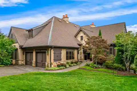 A Sanctuary for Four-Seasons Living