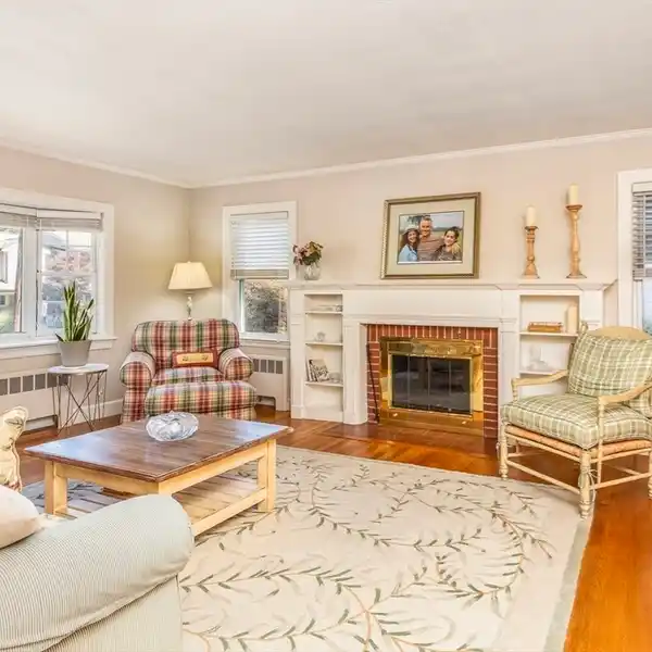 CLASSIC CAPE IN A SOUGHT-AFTER NEIGHBORHOOD