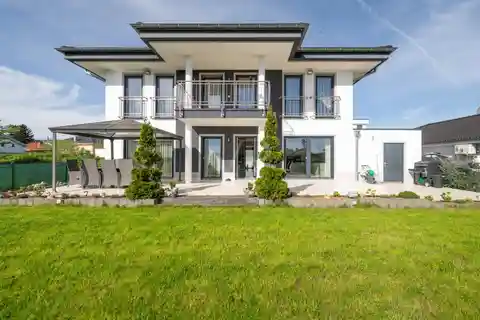 Spacious Upscale Five Bedroom Home