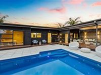 INCREDIBLE HOME WITH MODERN CHIC DESIGN