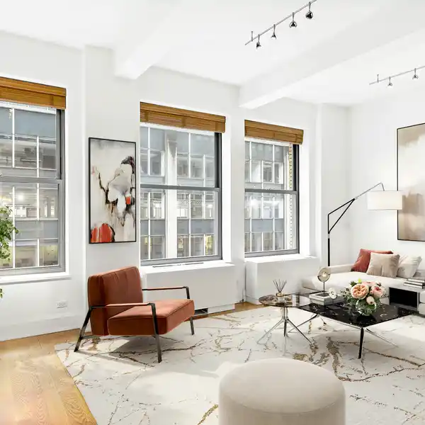 SOARING NOMAD FLOOR-THROUGH CONVERTIBLE LOFT-LIKE HOME