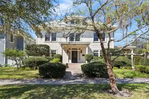 Elegant Historic House in Old Hyde Park’s Golden Triangle