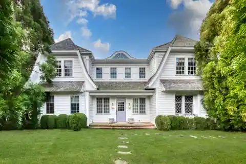 Prestigious Southampton Village Family Retreat