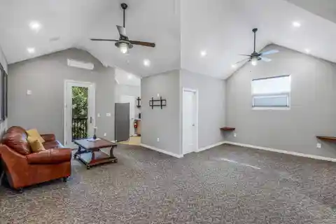 Bonita Terra Estate with Pool, Guest Suite, Garage