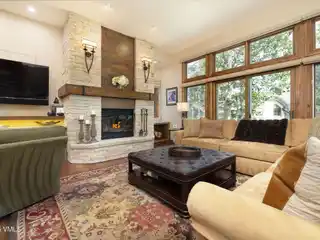 Exquisitely Reimagined End-Unit Mountain Townhome