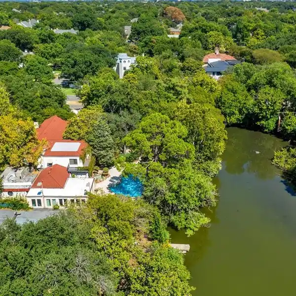 PRIME PROPERTY IN PRESTIGIOUS PRESTON HOLLOW