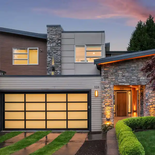 SOAK UP LAKE AND MOUNTAIN VIEWS